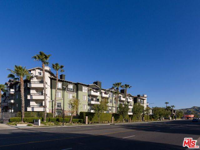 1901 N Buena Vista Street #01-305, Burbank, CA 91504