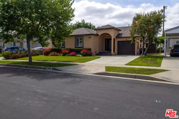 Encino (los Angeles), CA 91316,17448 Collins Street