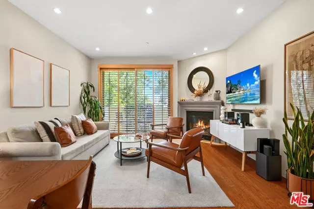 North Hollywood (los Angeles), CA 91601,5303 Satsuma Avenue #120