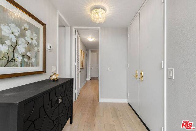 Encino (los Angeles), CA 91316,4949 Genesta Avenue #212A