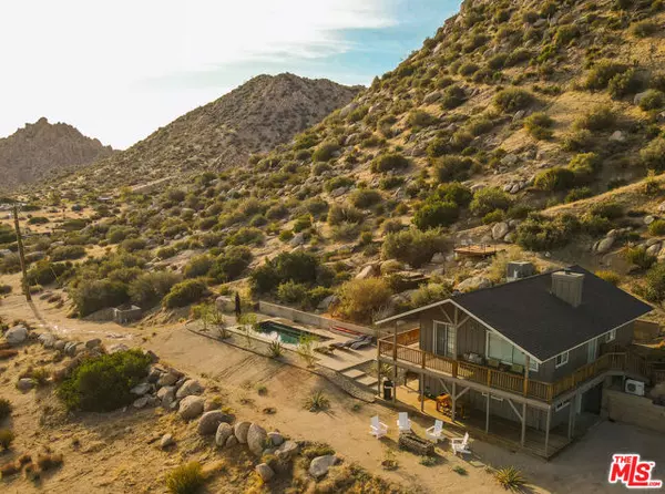 5637 Minna Gombell Lane, Pioneertown, CA 92268
