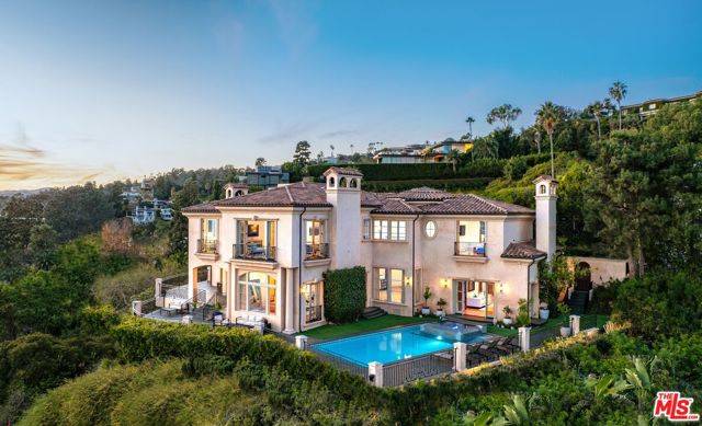 1260 St Ives Place, Los Angeles, CA 90069