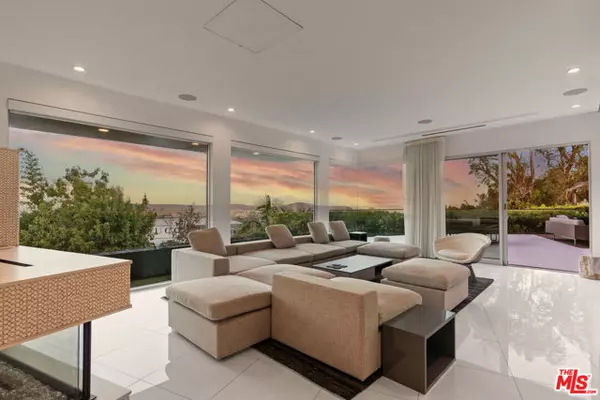 Los Angeles, CA 90069,1377 Miller Place