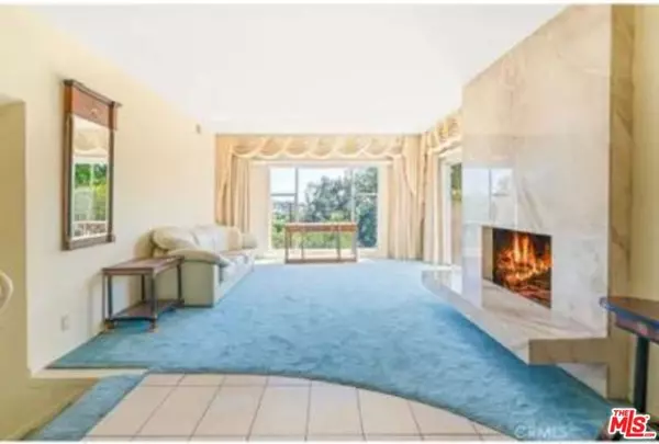 Woodland Hills (los Angeles), CA 91364,4938 Medina Road