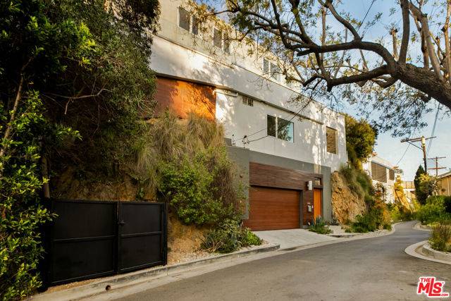 8469 FRANKLIN Avenue, West Hollywood, CA 90069