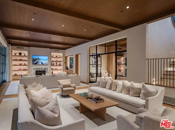 Los Angeles, CA 90049,250 S Rockingham Avenue