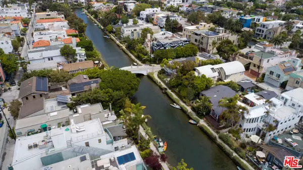 Venice (los Angeles), CA 90291,219 Howland Canal