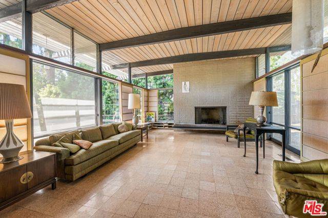 671 San Lorenzo Street, Santa Monica, CA 90402