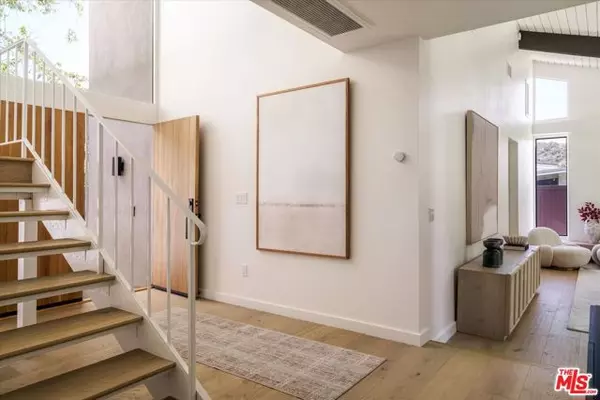 Los Angeles, CA 90049,2313 Banyan Drive