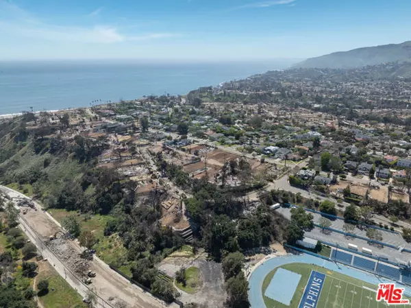 Pacific Palisades (los Angeles), CA 90272,651 Erskine Drive
