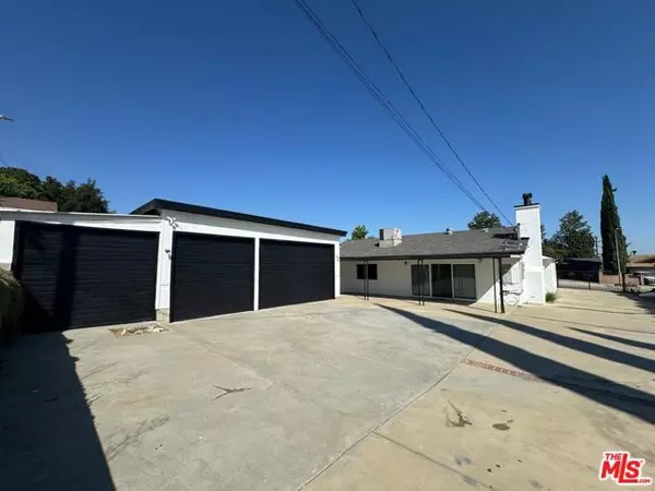13807 Paddock Street, Sylmar (los Angeles), CA 91342