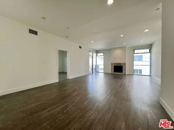 West Hollywood, CA 90069,1232 N KINGS Road #206