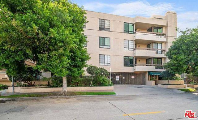 Sherman Oaks, CA 91403,15150 Dickens Street #203