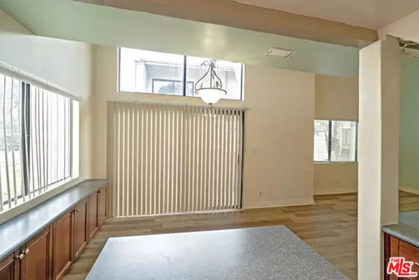 Tarzana (los Angeles), CA 91356,18433 Hatteras Street #507
