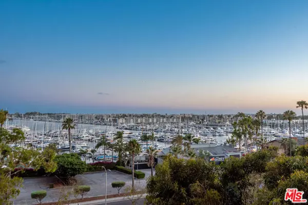 Marina Del Rey, CA 90292,13700 Marina Pointe Drive #605
