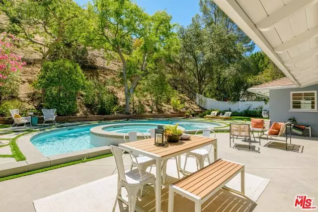 3856 Hayvenhurst Avenue, Encino (los Angeles), CA 91436