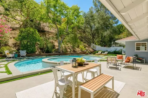 3856 Hayvenhurst Avenue, Encino (los Angeles), CA 91436
