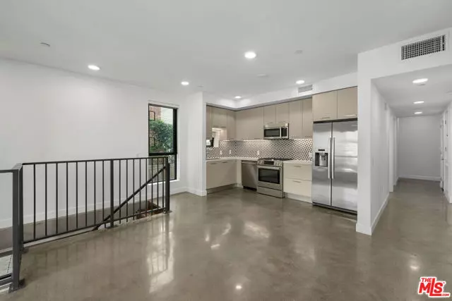 West Hollywood, CA 90046,1250 N Fairfax Avenue #206