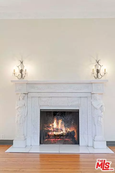 Beverly Hills, CA 90210,1004 N Beverly Drive