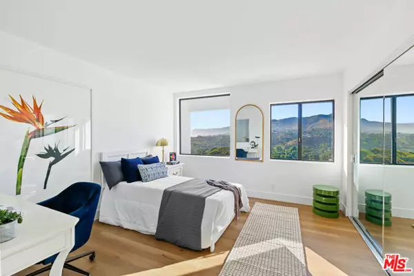 Malibu, CA 90265,29221 Heathercliff Road #13