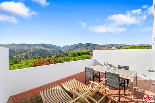 Malibu, CA 90265,29221 Heathercliff Road #13