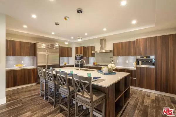 Beverly Hills, CA 90210,460 N Palm Drive #403