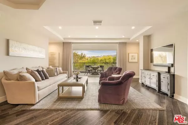 460 N Palm Drive #403, Beverly Hills, CA 90210