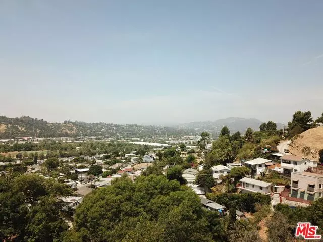 Los Angeles, CA 90065,1526 N Cliff Drive