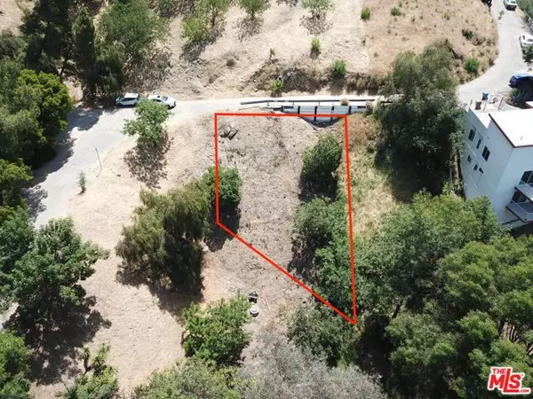 Los Angeles, CA 90065,1526 N Cliff Drive