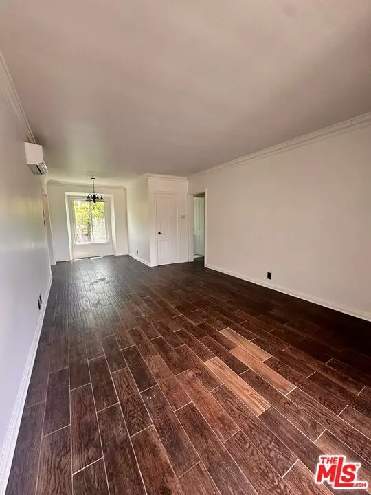 Los Angeles, CA 90004,4950 Beverly Boulevard #4954 1/2