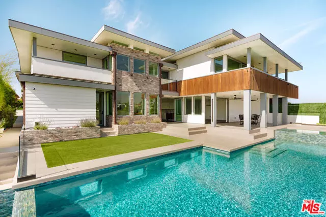 934 1st Street, Manhattan Beach, CA 90266