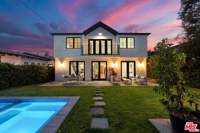 832 S Muirfield Road, Los Angeles, CA 90005