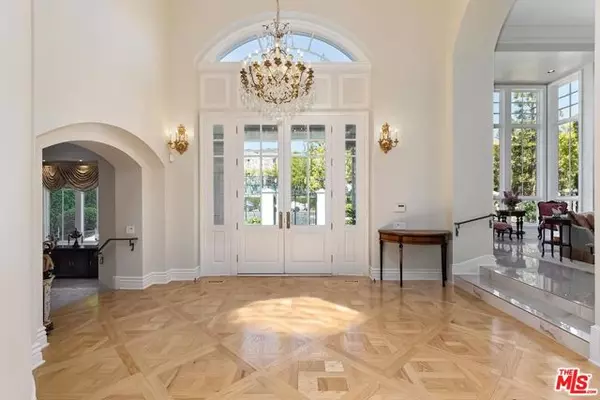 Los Angeles, CA 90077,2327 Weybridge Lane