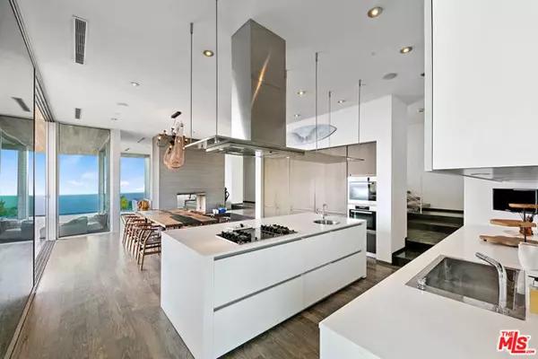 Malibu, CA 90265,21766 Azurelee Drive