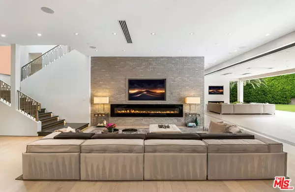 Beverly Hills, CA 90210,901 Oxford Way