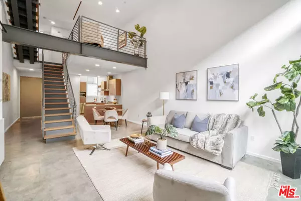 1220 N Orange Grove Avenue #4, West Hollywood, CA 90046