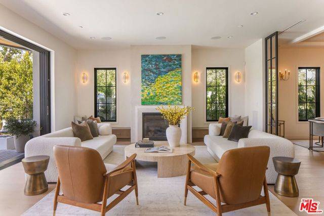 Studio City (los Angeles), CA 91604,3935 Rhodes Avenue