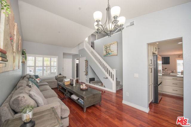 Anaheim, CA 92805,1085 E Oak Street