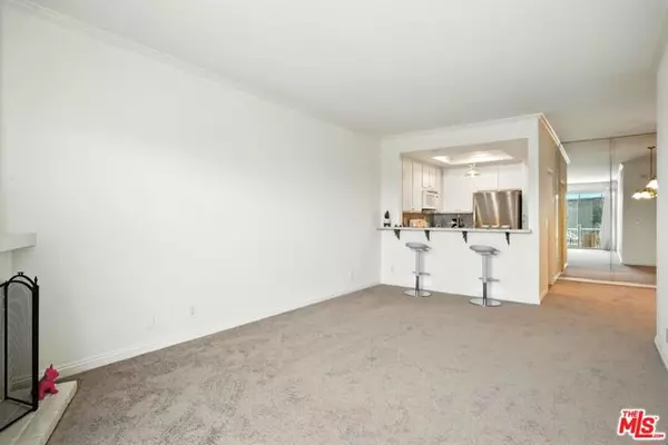 Playa Del Rey (los Angeles), CA 90293,8505 Gulana Avenue #4217