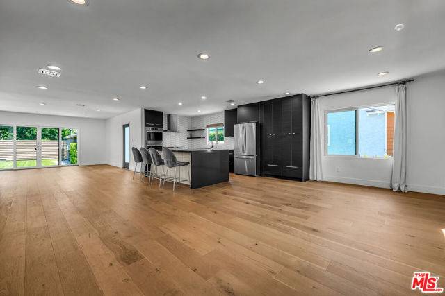 Valley Village, CA 91607,5318 Bellaire Avenue