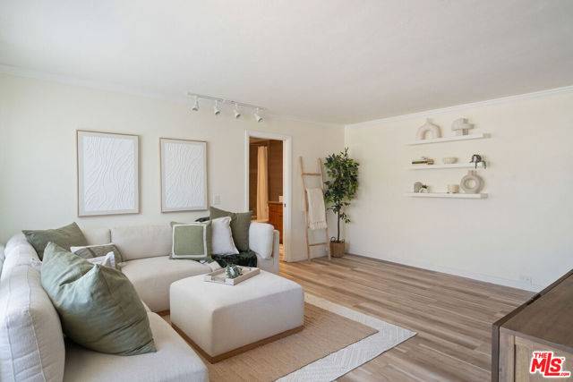 Long Beach, CA 90803,3939 E Allin Street #209