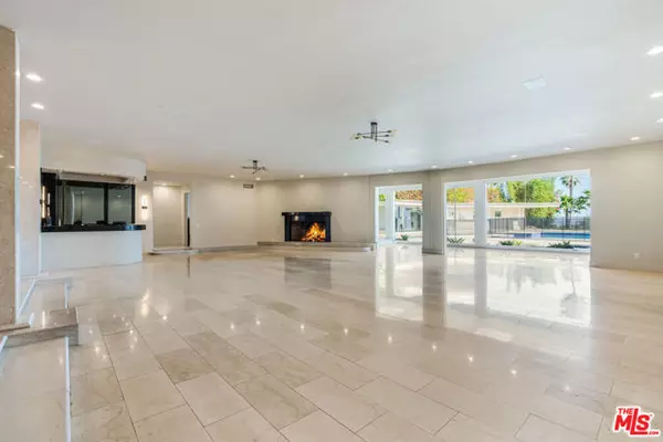 Beverly Hills, CA 90210,430 Robert Lane