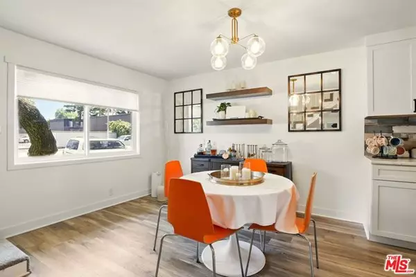 Tarzana (los Angeles), CA 91356,18547 Collins Street #B1