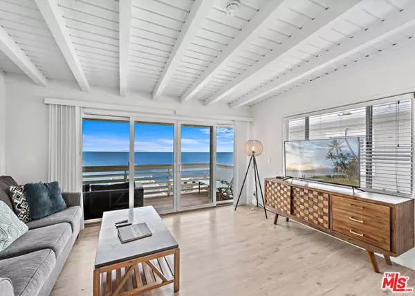 Laguna Beach, CA 92651,689 Sleepy Hollow Lane