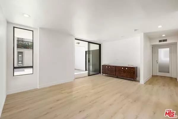 West Hollywood, CA 90069,906 N Doheny Drive #304