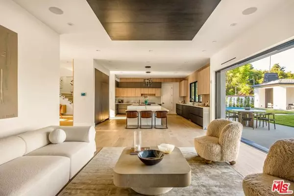 Encino (los Angeles), CA 91316,17341 W Amina Pl