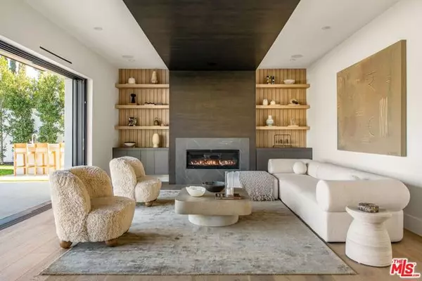 Encino (los Angeles), CA 91316,17341 W Amina Pl