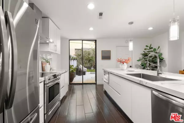 Los Angeles, CA 90046,7250 Franklin Avenue #107