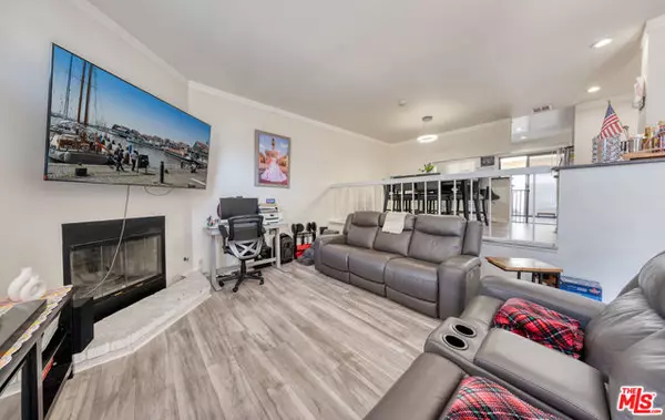 Van Nuys (los Angeles), CA 91405,14937 Sherman Way #2