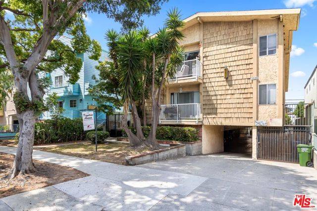 3329 Keystone Avenue, Los Angeles, CA 90034
